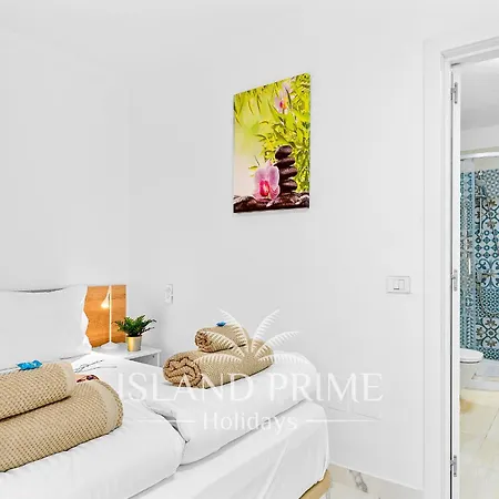 Relax In A Heated Pool Complex In The Center Of Golf Del Sur Dm63 Lejlighed San Miguel de Abona